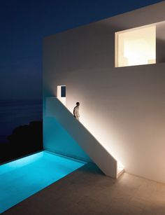 House on the Cliff by Fran Silvestre Arquitectos #spain #architecture #house #white