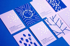 Manon's Personal Identity showcases the business card and augmented reality designs by the Montreal-based graphic designer, Manon Louart. The branding makes use of a blue/purple-toned colour palette, combining pastel violet shades with deep royal blue, along with gold foil. Organic print pattern designs are animated for mobile and web viewing. For more of the most beautiful designs visit mindsparklemag.com