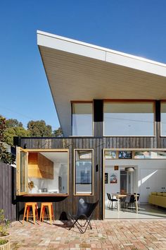 Glide House: Sun-Filled Creative Home by Ben Callery Architects 1
