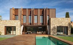 New Catalan House Inspired by the Old Farm Buildings 1