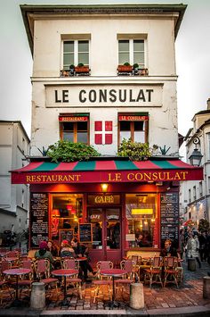 Restaurant Le Consulat. Montmartre, Paris, France