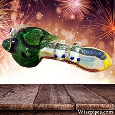 Wholesale Glass Pipe - Snake Eyes Double. This unique glass pipe is a fan favorite because of the four eyes it has poking out on the stem.