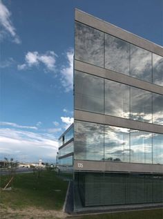 Architecture Photography: Administrative Headquarters From Groupe E / Ipas Architectes - Administrative Headquarters From Groupe E / Ipas Architectes #architecture #reflection