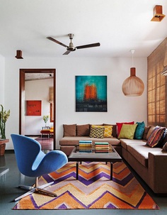 This Bangalore House Featuring Mid-Century Classics Furniture and Contemporary Art 9
