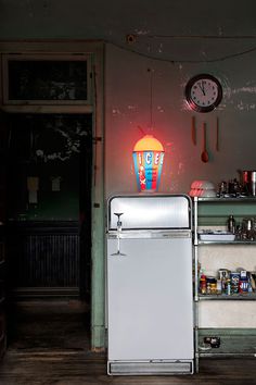 B L O O D A N D C H A M P A G N E » AN ABANDONED MENS CLUB IS NOW A HOME #fridge #kitchen