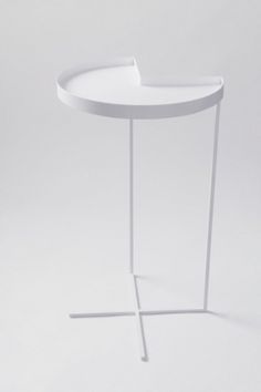 Mesa lateral Nook Esta mesa, intitulada Nook... #side #product #design #table