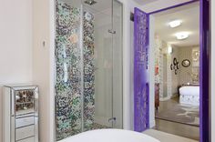 Modern Bathroom colours - purple and green #interior #design #bathroom #bathtub #decoration