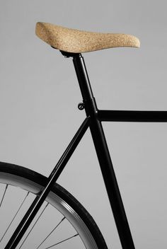 Cykelsadel i kork | Tjock / Garaget #cork #bike #saddle