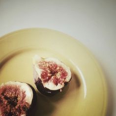 Figs on a plate #plate #figs