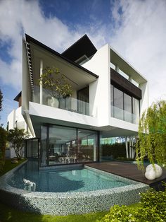 Luxury Mansion in Singapore With an Appealing Monochromatic Interior #architecture #luxury