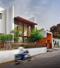 This Bangalore House Featuring Mid-Century Classics Furniture and Contemporary Art 1