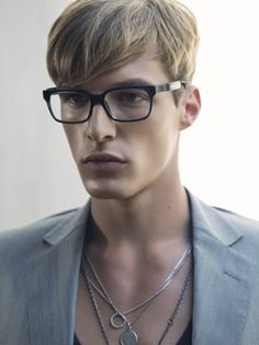 tumblr_lsafkn3ass1qfpljoo1_500.jpg (480×640) #fashion #glasses #men