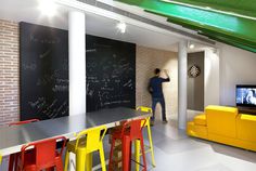 SiteGround Office Space in Madrid - #office, #interior, #decor