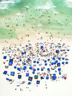 'Up in the Air' by Antoine Rose | PICDIT #photo #photography #beach