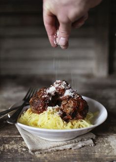 Spaghetti Squash Pasta with Meatballs #pasta #squash #meatballs #spaghetti