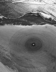 Jim Denevan etches impermanent geometric drawings into California beaches | Colossal #jim #spiral #photography #sand #denevan #drawing