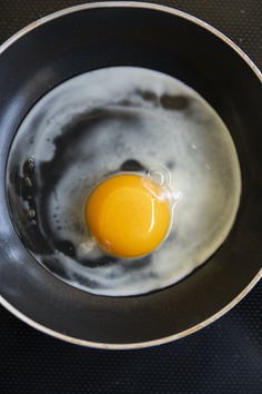 waffle with egg on top photo – Free Food Image on Unsplash