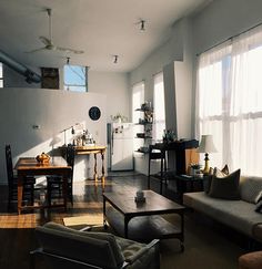 loft life in chicago / sfgirlbybay #interior #design #decor #deco #decoration