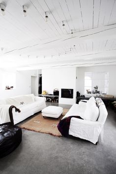 The Design Chaser: Homes to Inspire | Simply Striking in Sweden #interior #design #deco #livingroom #decoration