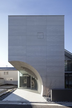 Tunnel House / Makiko Tsukada Architects