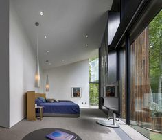 Blackbird House – Urban Mountain Retreat by Will Bruder Architects