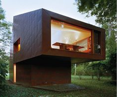 This Copper-Clad Writers Studio Changes Color in the Shifting Light of the Day