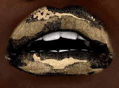Aim - Oro Design & Art Direction #sparkles #lips #mouth #gold