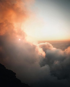 Oliver Arlart Climbs Stromboli Volcano to Capture Spactacular Lava Flow