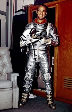 Photos: Space Suit Evolution Since First NASA Flight #pressure #america #suit #space