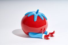 'Please Give Up' the typical hybrid fruit and vegetables figures are once again available after our collab with Parra in 2009 of the dan