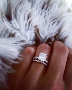 Classic Platinum Engagement ring