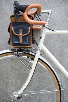 Berthoud Handlebar Bag - The Black Workshop #design #white #bicycle