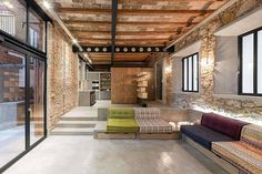 FFWD Arquitectes Turned an Old Carpentry Workshop in Industrial Loft