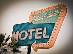 Sign Language: Photographing Vintage Signs | Jeannie Huang #typography #signage