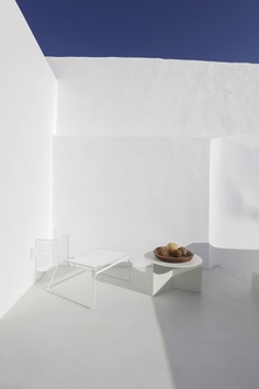 Summer House in Fira – Minimalissimo
