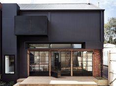The Design Chaser: Homes to Inspire | Calm and Collected #architecture #black
