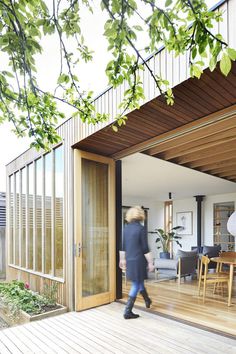 Wooden Box House by Moloney Architects 2