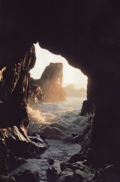 Mr Harris Tweed #photo #cave #landscape #photography #sea #light #waves