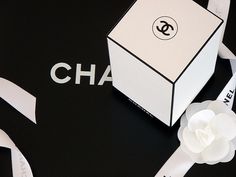 QBN - POTD Fashion Packaging #packaging #chanel