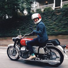 Miss seeing @kylehale around Atlanta& Although traveling Japan and India for a few months is a plausible excuse. #motoguzzi #v7 #bullitt