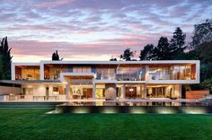 A Sense of Boldness and Luxury: The 1232 Sunset Plaza in California #architecture #luxury #modern