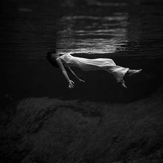 tony-frisell-florida-underwater-model.jpg 500×500 pixels #water #women #under #dress #dark