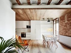 modern décor combined with original wooden beams