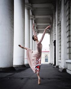 Ira Yakovleva Shows Haunting Beauty of Ballet Through Ballerina's Eyes