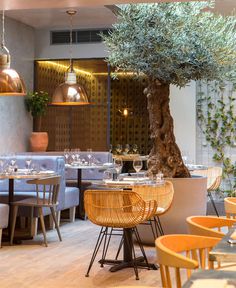Restaurant Decor by Kinnersley Kent Design - #architecture, #decor, #interior, #restaurant,