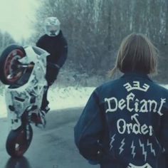 http://mowianamiescie.pl/wp content/uploads/2013/03/birdy.jpg #jacket #defiant #order #bike #videoclip #motorcycle
