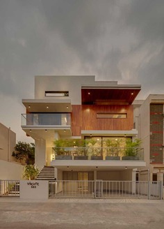 House in the Air / TechnoArchitecture