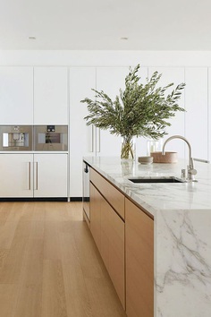 14 Minimalist Kitchens That Will Soothe Your Type A Soul