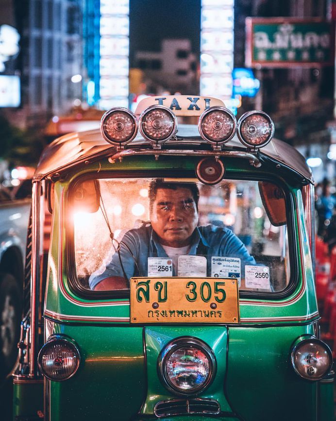 Exceptional Street Photos of Bangkok by Chawin Piriyagagul