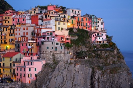 cinque terre, italy {colourful places & spaces} « plenty of colour #urbanism #architecture #italy